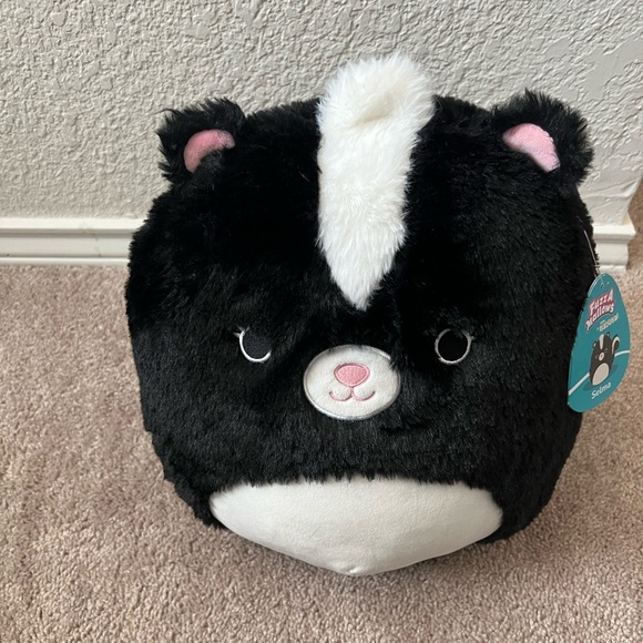 New Selma the Skunk Fuzzamallow Squishmallow - Picture 7 of 15